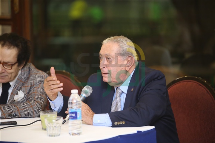 بالصور.. انتهاء ندوة فاروق حسني بصالون إحسان عبدالقدوس بالصور.. انتهاء ندوة فاروق حسني بصالون إحسان عبدالقدوس