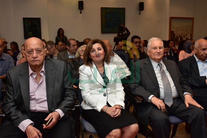 بالصور.. "المصرية لنقاد السينما" تكرم هاني عبد ربه بمناسبة عيدها الخامس والأربعون بالصور.. "المصرية لنقاد السينما" تكرم هاني عبد ربه بمناسبة عيدها الخامس والأربعون
