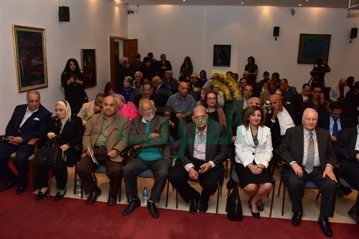 بالصور.. "المصرية لنقاد السينما" تكرم هاني عبد ربه بمناسبة عيدها الخامس والأربعون بالصور.. "المصرية لنقاد السينما" تكرم هاني عبد ربه بمناسبة عيدها الخامس والأربعون