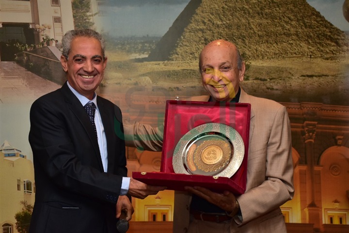 بالصور.. "المصرية لنقاد السينما" تكرم هاني عبد ربه بمناسبة عيدها الخامس والأربعون بالصور.. "المصرية لنقاد السينما" تكرم هاني عبد ربه بمناسبة عيدها الخامس والأربعون