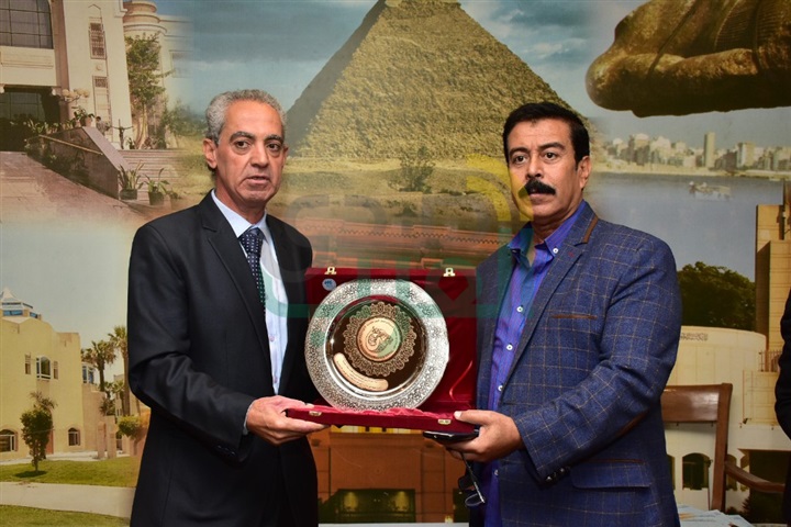 بالصور.. "المصرية لنقاد السينما" تكرم هاني عبد ربه بمناسبة عيدها الخامس والأربعون بالصور.. "المصرية لنقاد السينما" تكرم هاني عبد ربه بمناسبة عيدها الخامس والأربعون
