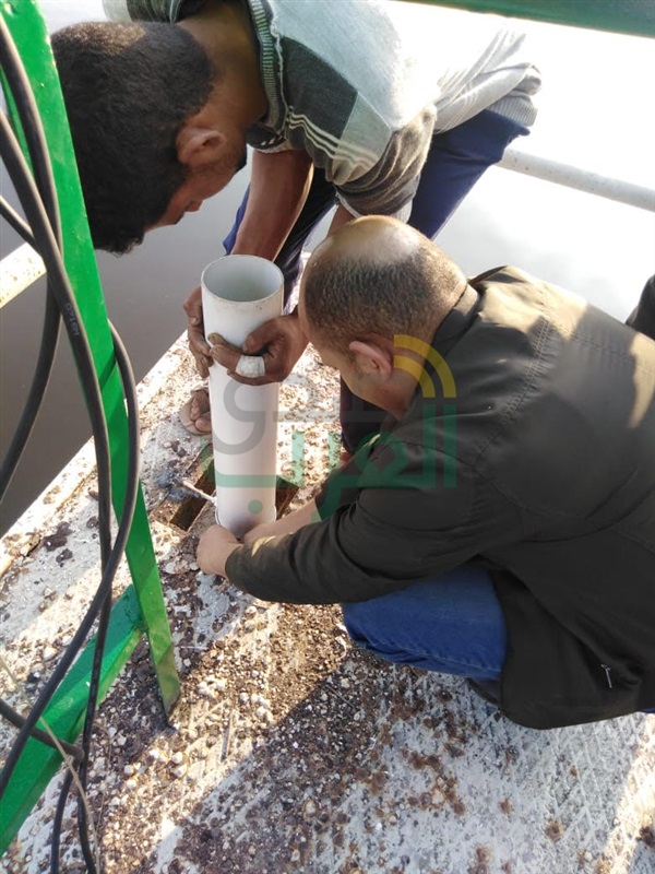 بالصور.. تركيب أول جهاز لقياس تلوث المياه بكفر الشيخ