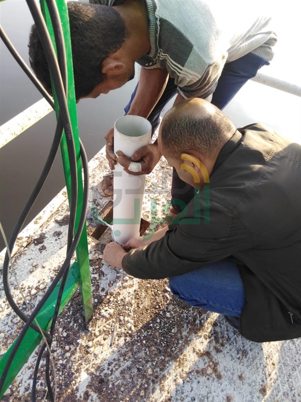 بالصور.. تركيب أول جهاز لقياس تلوث المياه بكفر الشيخ
