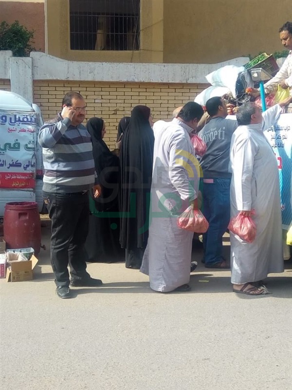 بالصور.. مستقبل وطن يواصل الدفع بقوافل السلع الغذائية في كفر الشيخ بالصور.. مستقبل وطن يواصل الدفع بقوافل السلع الغذائية في كفر الشيخ