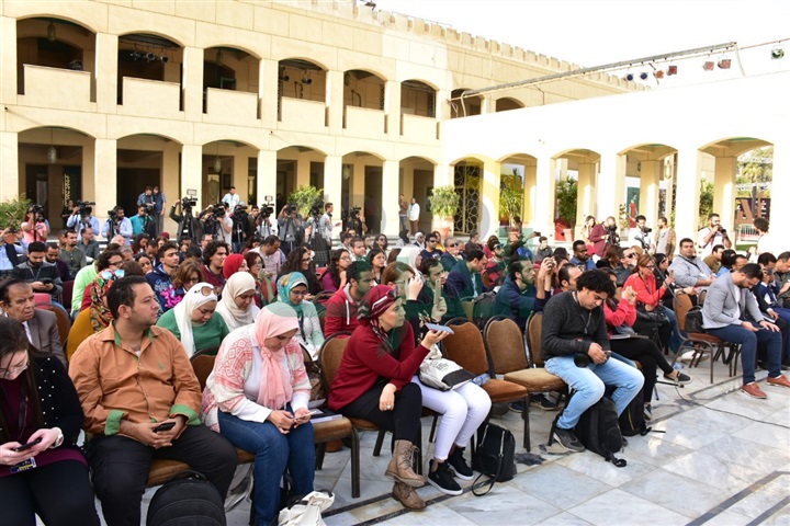 بالصور.. ندوة الفنان حسن حسني علي هامش مهرجان القاهرة السينمائي بالصور.. ندوة الفنان حسن حسني علي هامش مهرجان القاهرة السينمائي