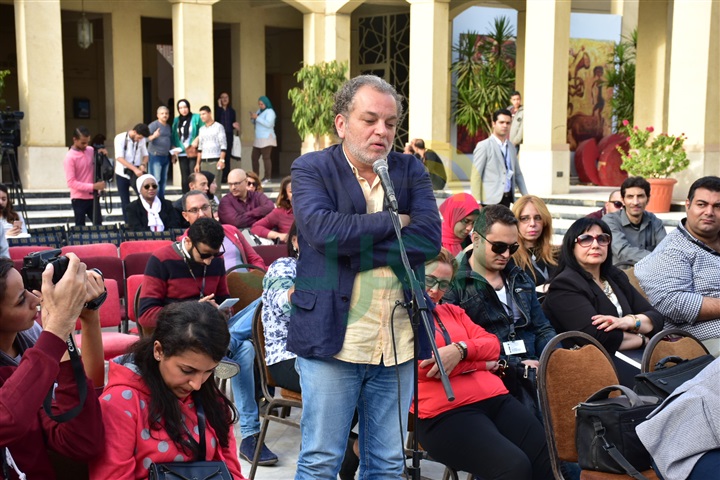 بالصور.. ندوة الفنان حسن حسني علي هامش مهرجان القاهرة السينمائي بالصور.. ندوة الفنان حسن حسني علي هامش مهرجان القاهرة السينمائي