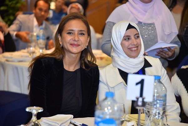 بالصور.. نيللي كريم تتفقد معرض منتجات حياة جديدة بمنتدى بداية مش نهاية بالصور.. نيللي كريم تتفقد معرض منتجات حياة جديدة بمنتدى بداية مش نهاية