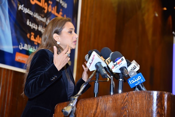 بالصور.. نيللي كريم تتفقد معرض منتجات حياة جديدة بمنتدى بداية مش نهاية بالصور.. نيللي كريم تتفقد معرض منتجات حياة جديدة بمنتدى بداية مش نهاية