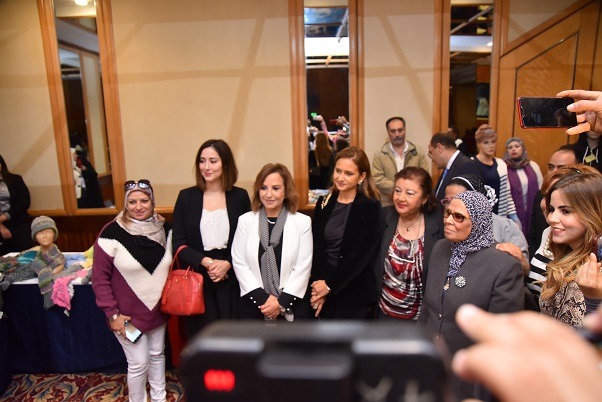 بالصور.. نيللي كريم تتفقد معرض منتجات حياة جديدة بمنتدى بداية مش نهاية بالصور.. نيللي كريم تتفقد معرض منتجات حياة جديدة بمنتدى بداية مش نهاية