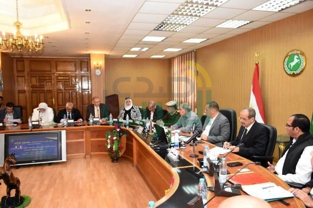 محافظ الشرقية يلتقي بأعضاء مجلس النواب لإستعراض وحل مشاكل دوائرهم