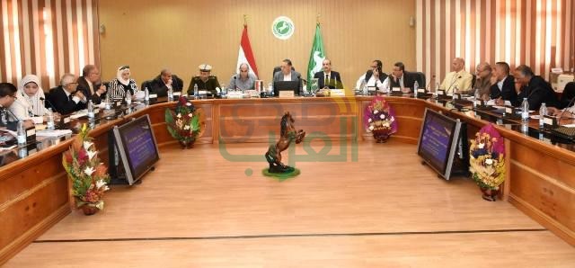 محافظ الشرقية يلتقي بأعضاء مجلس النواب لإستعراض وحل مشاكل دوائرهم