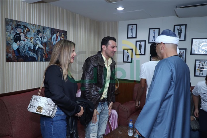 بالصور.. أشرف عبدالباقي يُستقبل دنيا سمير غانم وكريم فهمي وكريم محمود عبدالعزيز في مسرح مصر بالصور.. أشرف عبدالباقي يُستقبل دنيا سمير غانم وكريم فهمي وكريم محمود عبدالعزيز في مسرح مصر