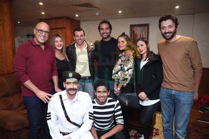 بالصور.. أشرف عبدالباقي يُستقبل دنيا سمير غانم وكريم فهمي وكريم محمود عبدالعزيز في مسرح مصر بالصور.. أشرف عبدالباقي يُستقبل دنيا سمير غانم وكريم فهمي وكريم محمود عبدالعزيز في مسرح مصر