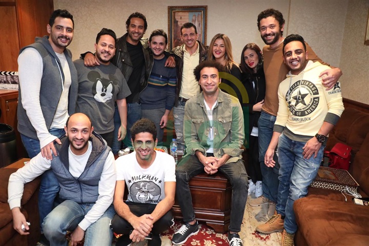 بالصور.. أشرف عبدالباقي يُستقبل دنيا سمير غانم وكريم فهمي وكريم محمود عبدالعزيز في مسرح مصر بالصور.. أشرف عبدالباقي يُستقبل دنيا سمير غانم وكريم فهمي وكريم محمود عبدالعزيز في مسرح مصر