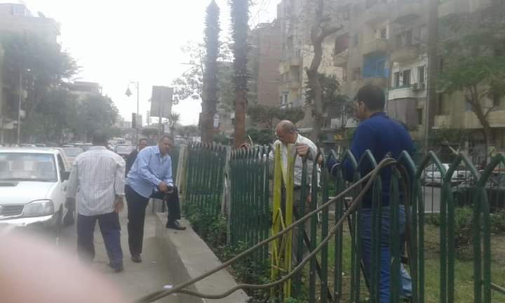 متابعة أعمال تطوير وتجميل الجزيرة الوسطى بشارع أحمد بدوي بشبرا وصيانة السور الحديدي