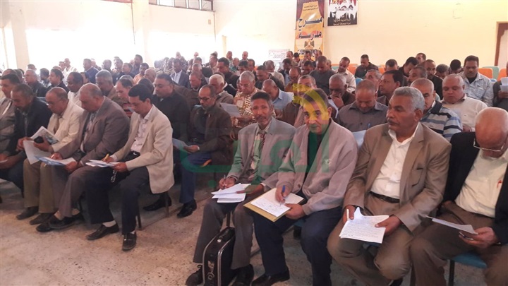 مدير عام الإدارة التعليمية بنجع حمادي يجتمع بمديري المدارس لبحث القرار الوزاري 356 لسنة 2018 