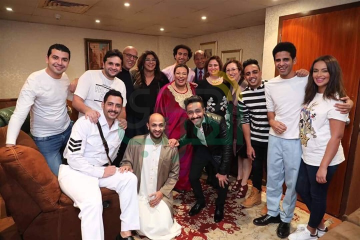 بالصور.. أشرف عبدالباقي يستقبل الهام شاهين وهالة صدقي في مسرح مصر بالصور.. أشرف عبدالباقي يستقبل الهام شاهين وهالة صدقي في مسرح مصر