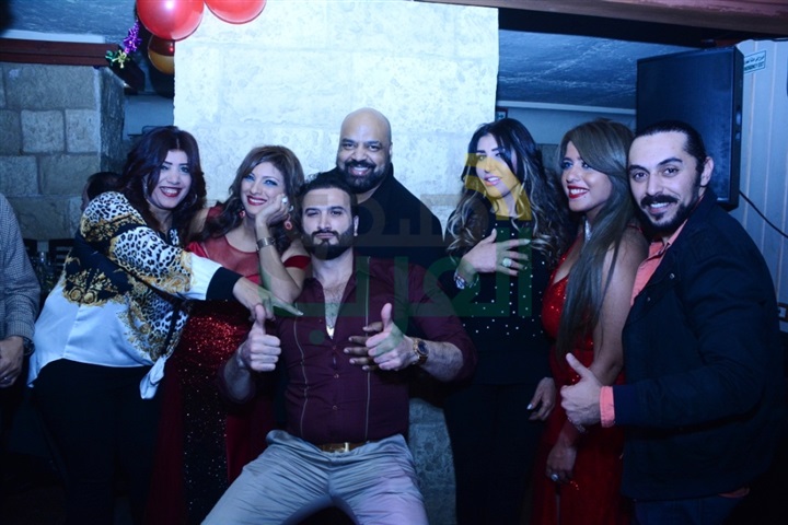 بالصور.. احتفل المطرب السوري ماجد الصافي بعيد ميلاد زوجته لينا بحضور سميرغانم وليلى غفران بالصور.. احتفل المطرب السوري ماجد الصافي بعيد ميلاد زوجته لينا بحضور سميرغانم وليلى غفران