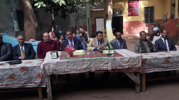 رئيس مدينة نجع حمادي ومدير عام الإدارة التعليمية يشهدان احتفال الأقباط بنين بذكري المولد النبوي 