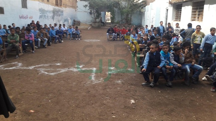 رئيس مدينة نجع حمادي ومدير عام الإدارة التعليمية يشهدان احتفال الأقباط بنين بذكري المولد النبوي 