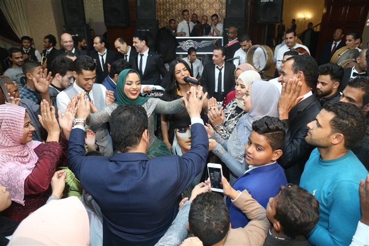 بالصور.. هدى وحجازى متقال يشعلون حفل زفاف منار وأحمد بالصور.. هدى وحجازى متقال يشعلون حفل زفاف منار وأحمد