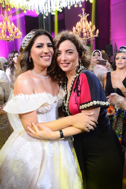 بالصور.. نجوم الفن والمشاهير يشاركون صلاح عبد الله الاحتفال بزفاف ابنته "شروق" على "عمرو أباظة" بالصور.. نجوم الفن والمشاهير يشاركون صلاح عبد الله الاحتفال بزفاف ابنته "شروق" على "عمرو أباظة"