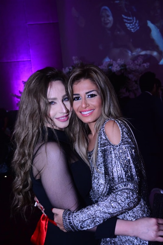 بالصور.. نجوم الفن والمشاهير يشاركون صلاح عبد الله الاحتفال بزفاف ابنته "شروق" على "عمرو أباظة" بالصور.. نجوم الفن والمشاهير يشاركون صلاح عبد الله الاحتفال بزفاف ابنته "شروق" على "عمرو أباظة"