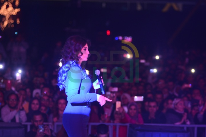 بالصور.. إليسا تحيي الحفل الغنائي لصالح مرض الثدى بالصور.. إليسا تحيي الحفل الغنائي لصالح مرض الثدى