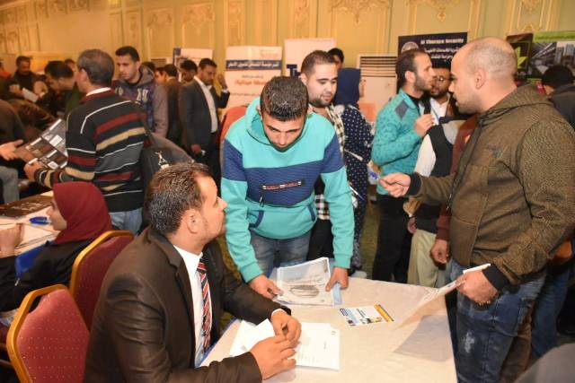 وزير القوى العاملة ومحافظ الشرقية يفتتحان ملتقى التوظيف الثاني بمدينة العاشر من رمضان 