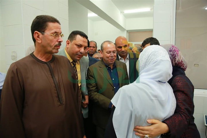 بالفيديو والصور.. محافظ كفر الشيخ يفتتح وحدة الغسيل الكلوي الجديدة بفوه