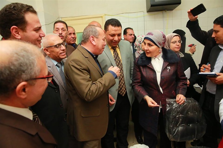بالفيديو والصور.. محافظ كفر الشيخ يتفقد مبادرة " 100 مليون صحة " بمستشفى فوه المركزي