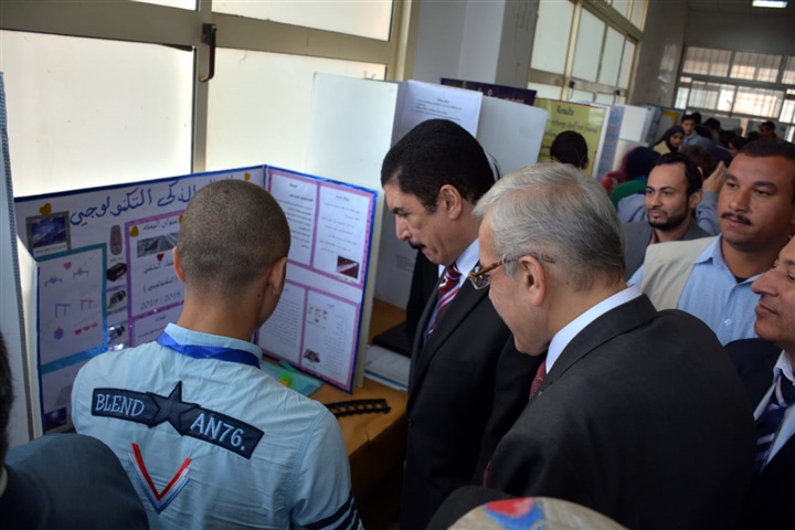 محافظ القليوبية يفتتح معرض العلوم والهندسة بجامعة بنها 