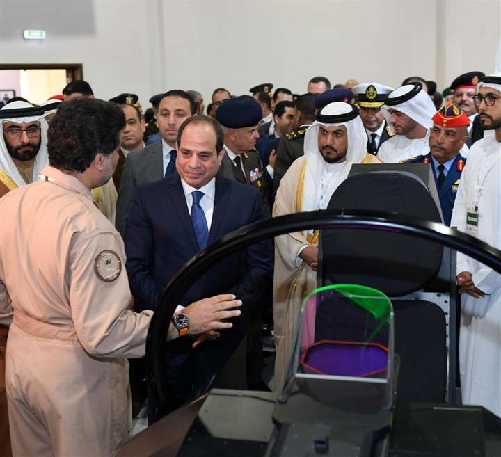السيسى يفتتح معرض "EDEX-2018" للصناعات الدفاعية والعسكرية ويتفقد أبرز الأسلحة والمعدات المشاركة بالمعرض السيسى يفتتح معرض "EDEX-2018" للصناعات الدفاعية والعسكرية ويتفقد أبرز الأسلحة والمعدات المشاركة بالمعرض