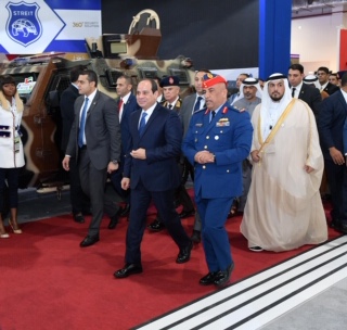 السيسى يفتتح معرض "EDEX-2018" للصناعات الدفاعية والعسكرية ويتفقد أبرز الأسلحة والمعدات المشاركة بالمعرض السيسى يفتتح معرض "EDEX-2018" للصناعات الدفاعية والعسكرية ويتفقد أبرز الأسلحة والمعدات المشاركة بالمعرض