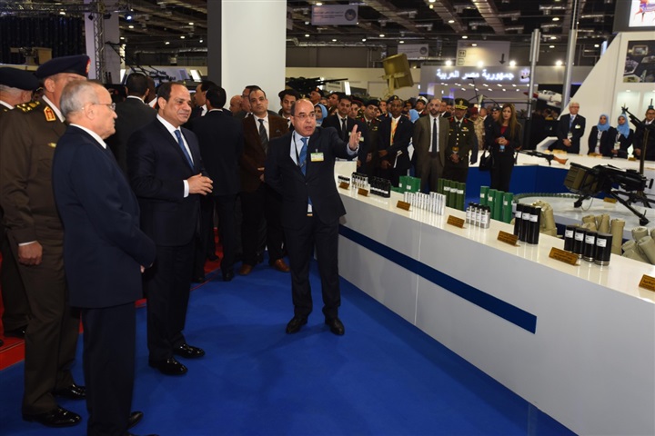 السيسى يفتتح معرض "EDEX-2018" للصناعات الدفاعية والعسكرية ويتفقد أبرز الأسلحة والمعدات المشاركة بالمعرض السيسى يفتتح معرض "EDEX-2018" للصناعات الدفاعية والعسكرية ويتفقد أبرز الأسلحة والمعدات المشاركة بالمعرض