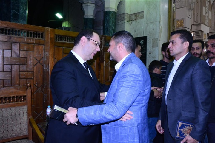 بالصور.. نجوم الفن والإعلام بعزاء والدة الدكتور محمد رفعت