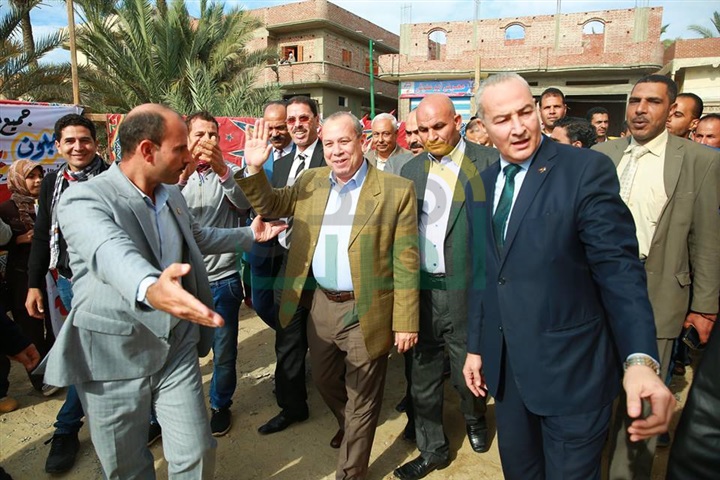 شاهد.. محافظ كفر الشيخ يفتتح مركز شباب الجزيرة الخضراء 