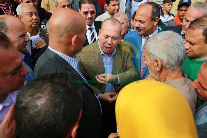 بالصور.. محافظ كفر الشيخ يوجه بحل مشكلات ومطالب أهالي برج مغيزل 