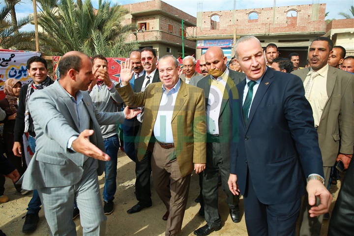 بالصور.. محافظ كفر الشيخ يضع حجر الأساس لملعب مركز شباب الجزيرة الخضراء