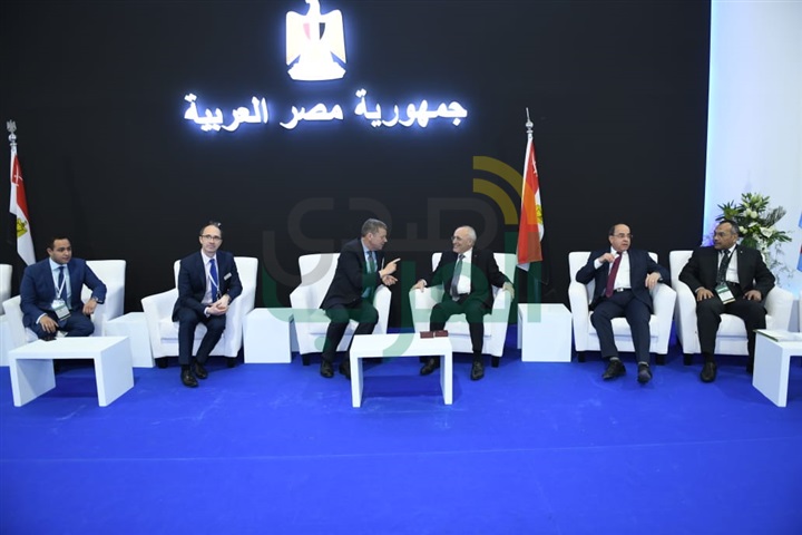 العصار يبحث مع شركة "نكستر Nexter" الفرنسية سبل التعاون المشترك العصار يبحث مع شركة "نكستر Nexter" الفرنسية سبل التعاون المشترك
