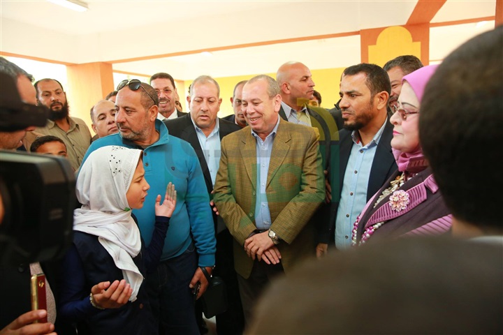 بالصور.. محافظ كفر الشيخ  يفتتح مدرسة ابتدائية ببنى بكار بتكلفة 4.3 مليون جنيه