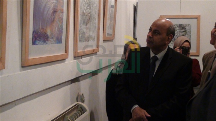 العنصر الإنساني كوحدة تشكيلية والعلاقة بين الخط واللون والحركة في ثلاث معارض بــ "فنون المنيا"