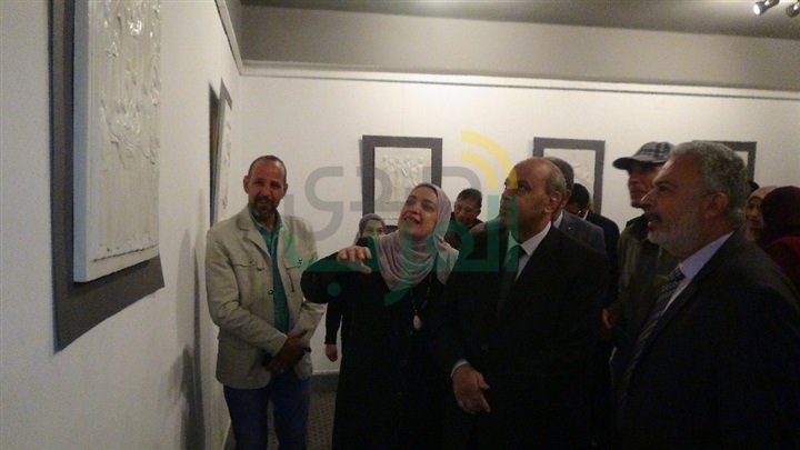 العنصر الإنساني كوحدة تشكيلية والعلاقة بين الخط واللون والحركة في ثلاث معارض بــ "فنون المنيا"