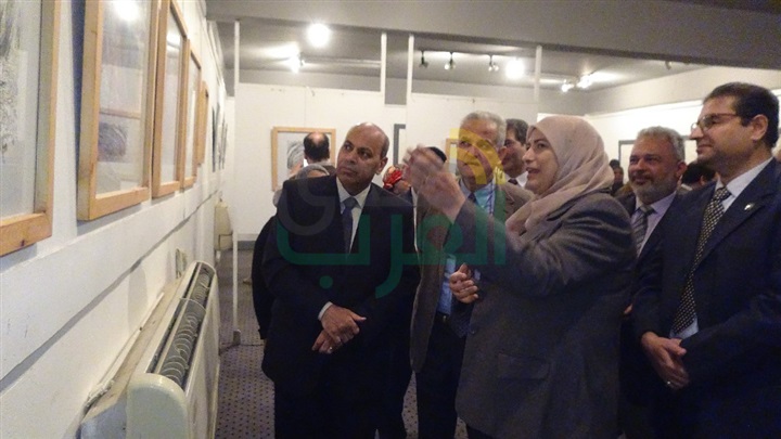 العنصر الإنساني كوحدة تشكيلية والعلاقة بين الخط واللون والحركة في ثلاث معارض بــ "فنون المنيا"