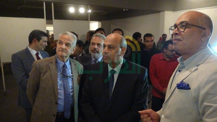 العنصر الإنساني كوحدة تشكيلية والعلاقة بين الخط واللون والحركة في ثلاث معارض بــ "فنون المنيا"