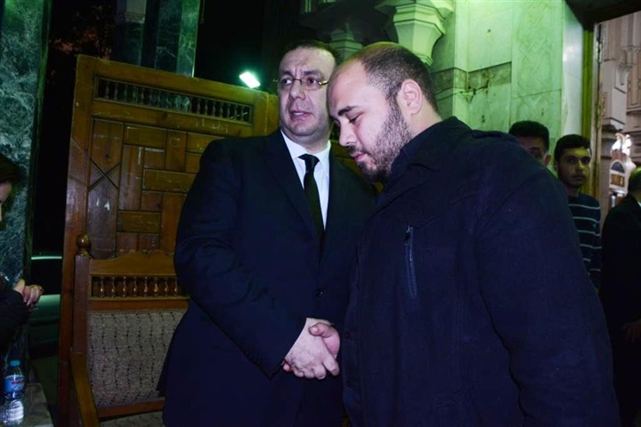 بالصور.. نجوم الفن والإعلام بعزاء والدة الدكتور محمد رفعت