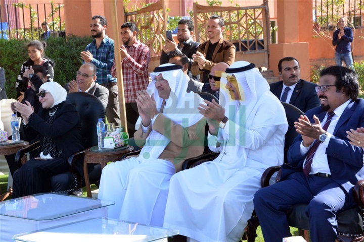 بالصور .. تكريم السفير السعودي خلال زيارته لذوي الاحتياجات الخاصة بـ "هابي وورلد" بالصور .. تكريم السفير السعودي خلال زيارته لذوي الاحتياجات الخاصة بـ "هابي وورلد"
