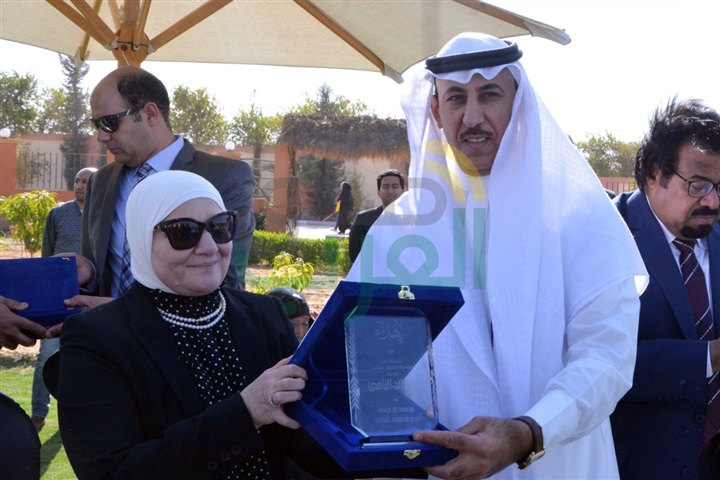 بالصور .. تكريم السفير السعودي خلال زيارته لذوي الاحتياجات الخاصة بـ "هابي وورلد" بالصور .. تكريم السفير السعودي خلال زيارته لذوي الاحتياجات الخاصة بـ "هابي وورلد"