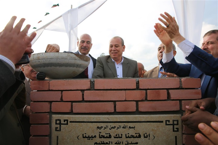 بالصور..محافظ كفر الشيخ يضع حجر أساس أكبر مشروع صرف صحى في بيلا 