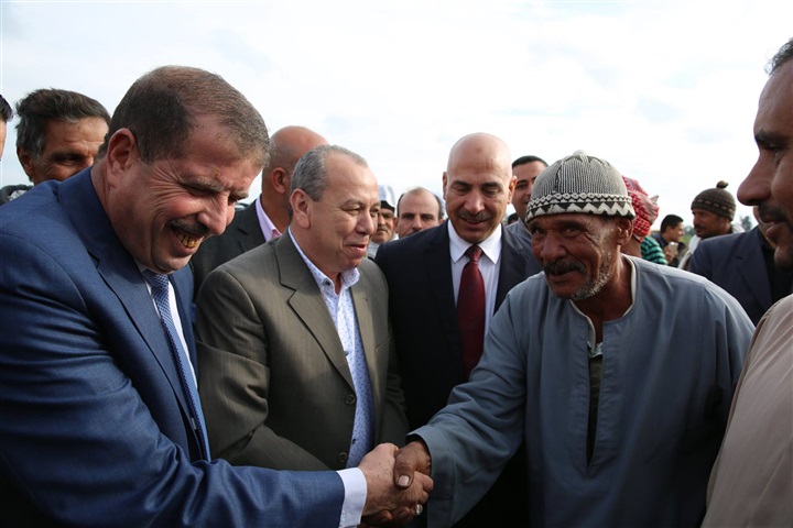 بالصور..محافظ كفر الشيخ يضع حجر أساس أكبر مشروع صرف صحى في بيلا 